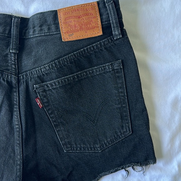 Levi’s 501 High Rise Shorts - Picture 5 of 10